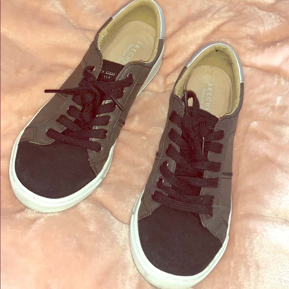 Sketchers Trendy Sneakers
